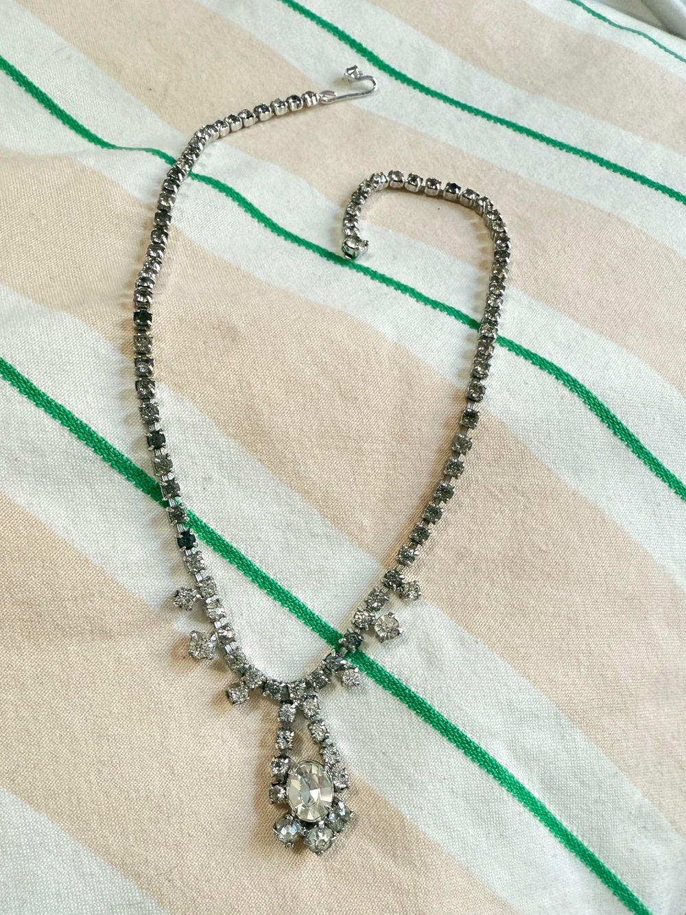 Vintage 1940s Crystal Rhinestone Silver Tone Necklace